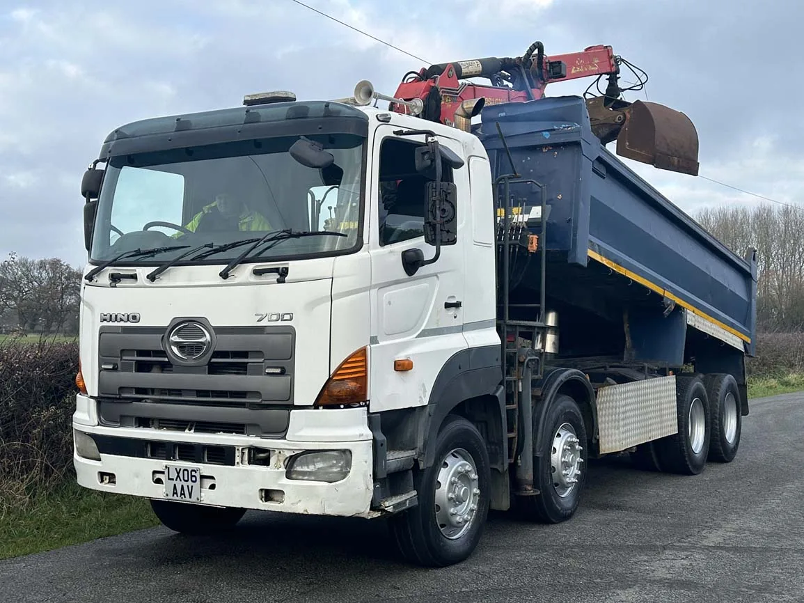 Hino FY 700 3241 8 X 4 Steel Body Tipper With Crane - LX06AAV