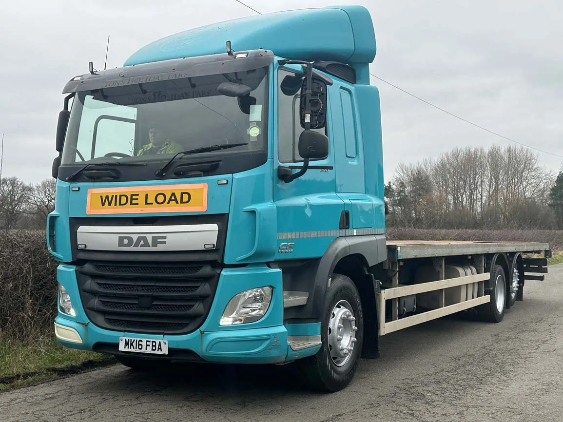 DAF CF 370 6 X 2 Sleeper Cab Flatbed - MK16FBA