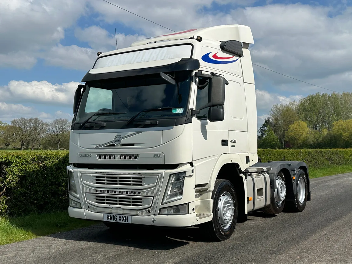 Volvo FM 450 6 X 2 Tractor Unit - KW16XXH