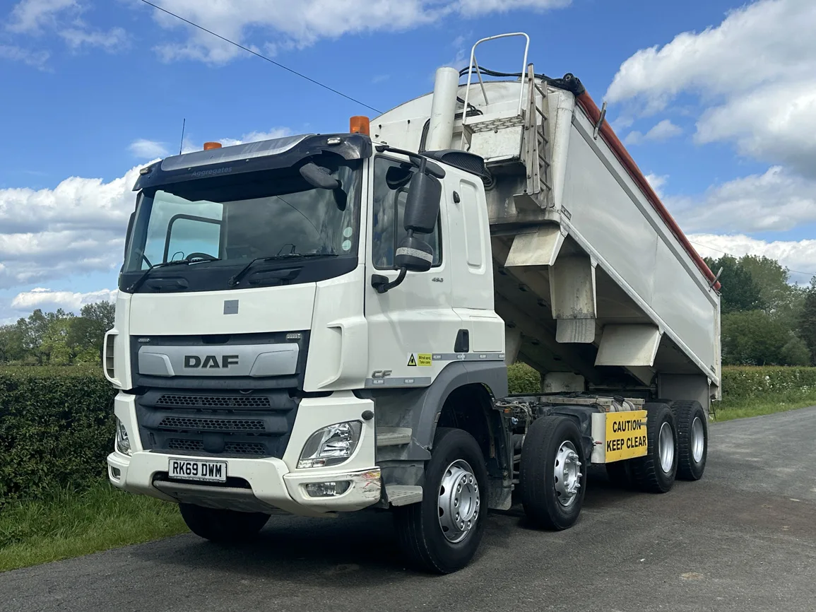 DAF CF 450 8 X 4 Insulated Alloy Body Tipper with Sleeper Cabin - RK69DWM
