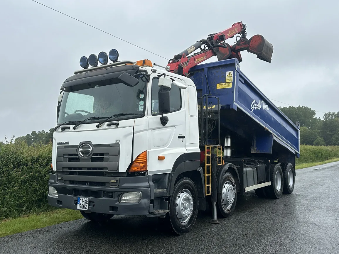 Hino FY700 3241 8 X 4 Tipper with Grab - 07KE17062