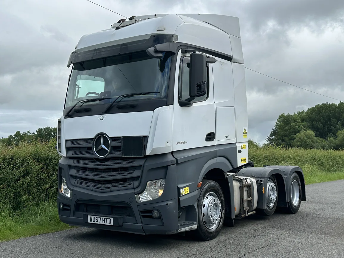 Mercedes Benz Actros 2545 6 X 2 Tractor Unit - WU67HTD