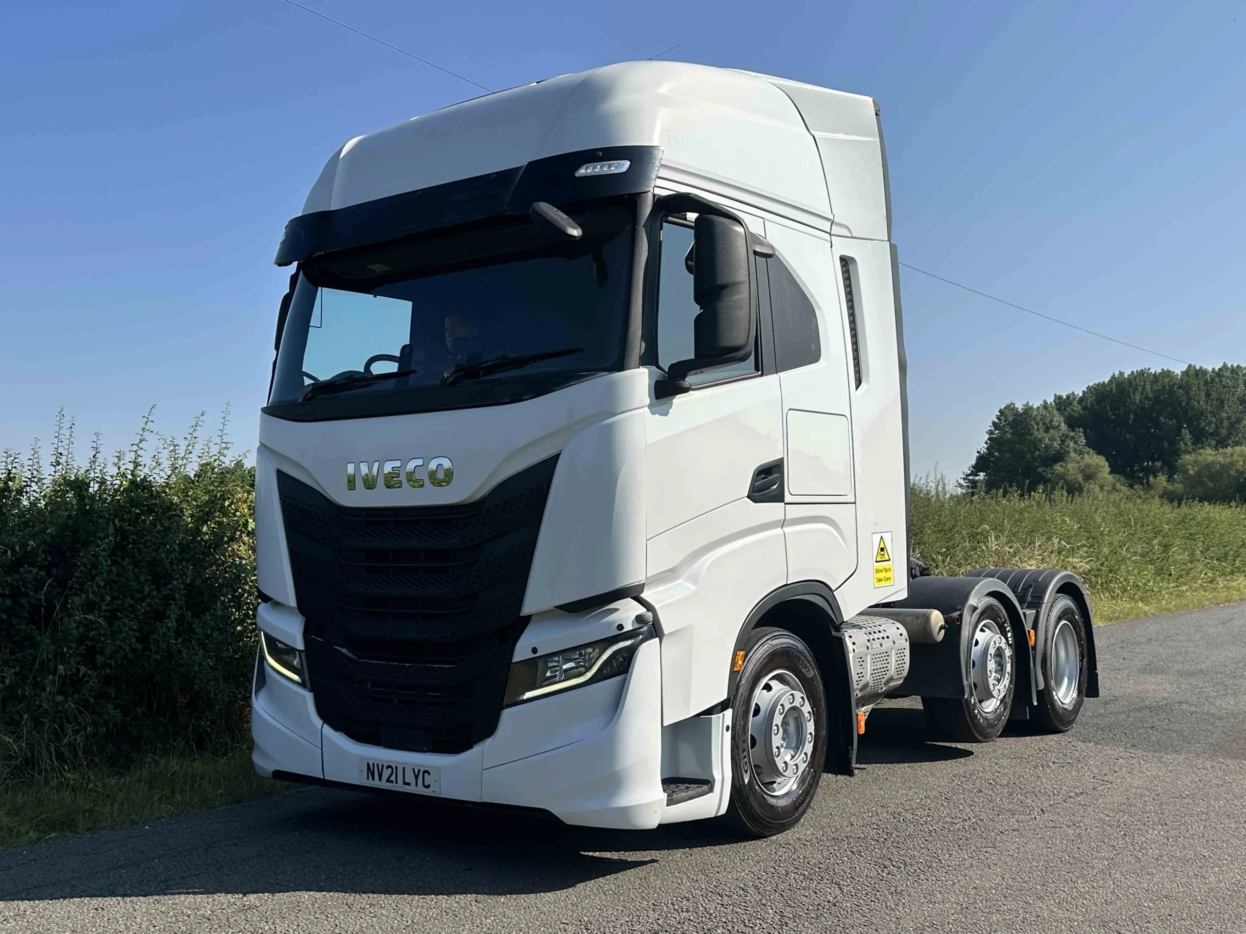 Iveco S-Way 460 6 X 2 Tractor Unit - Euro 6 - NV21LYC
