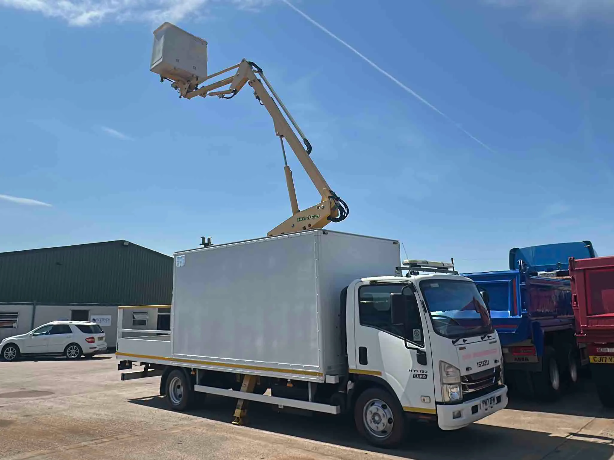 Isuzu N75 150 4 X 2  Sky King Cherry Picker - PN17ZFM