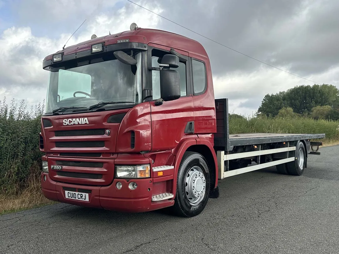 Scania P280 4 X 2 Flatbed - Manual Gearbox & Sleeper Cabin - CU10CRJ