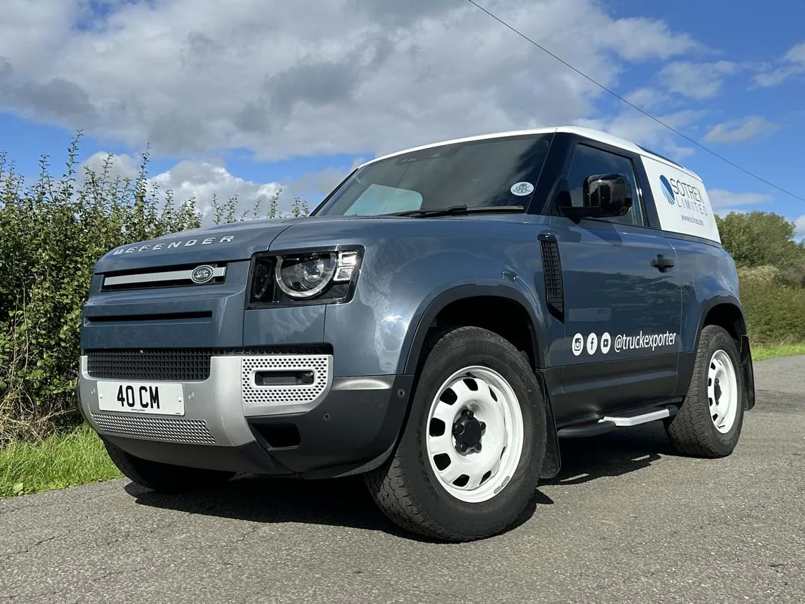 Land Rover Defender 90 D250 Commercial Hard Top - 40CM