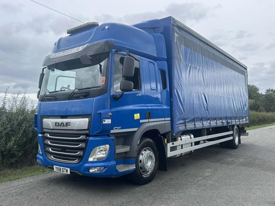 DAF CF 230 4 X 2 Curtainsider - Sleeper Cabin & Euro 6 - YX18OTW