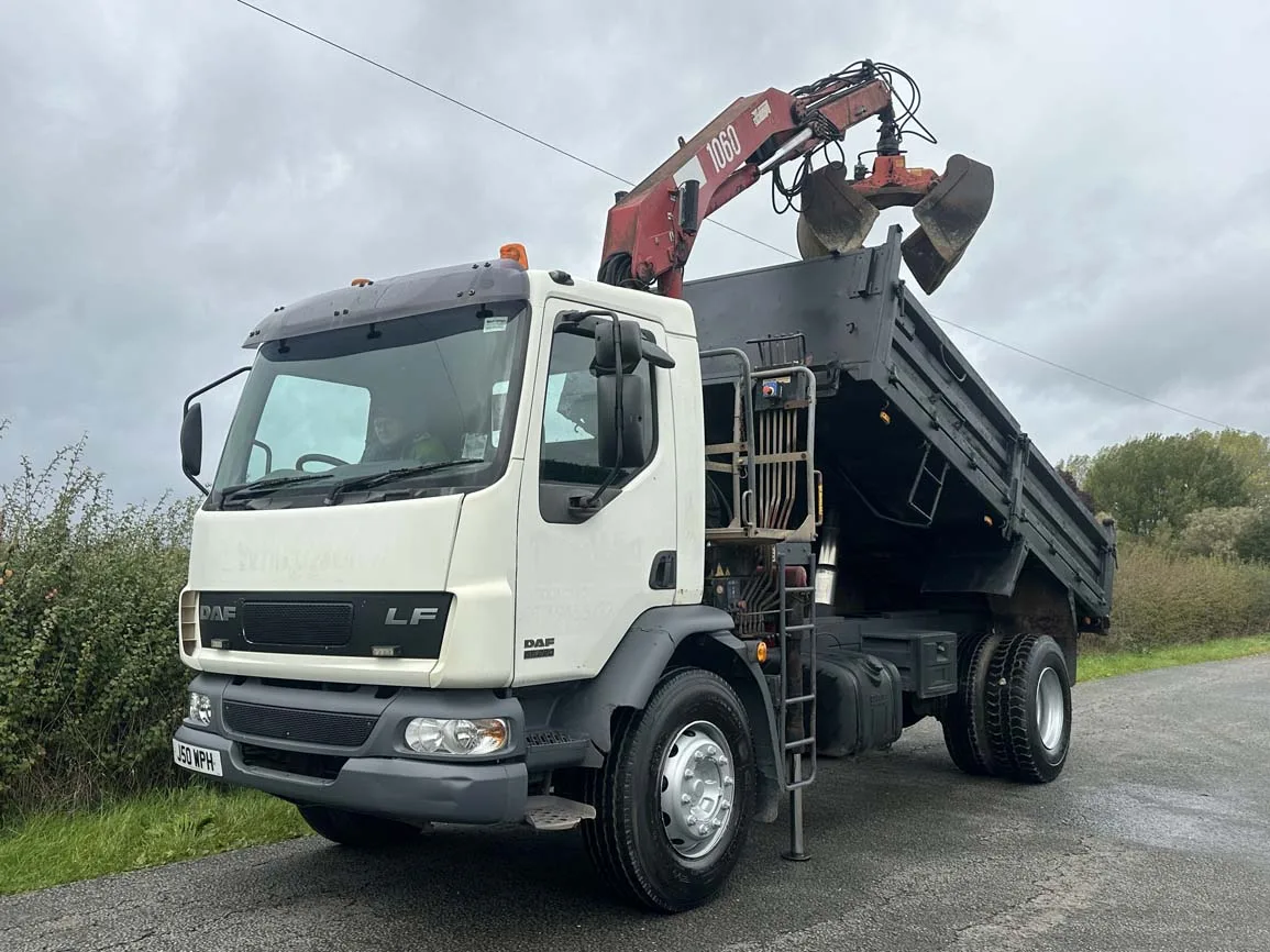 DAF LF55 220 4 X 2 Tipper with Grab - Euro 4 & Manual Gearbox - YJ06CDX
